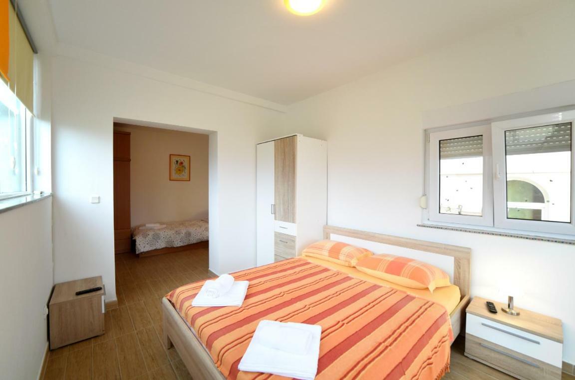 Apartment Maris *